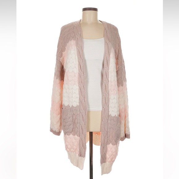 Listicle Sweaters - Listicle Chunky Knit Color Block Scalloped Edge Patch Pocket Cardigan Sweater•M